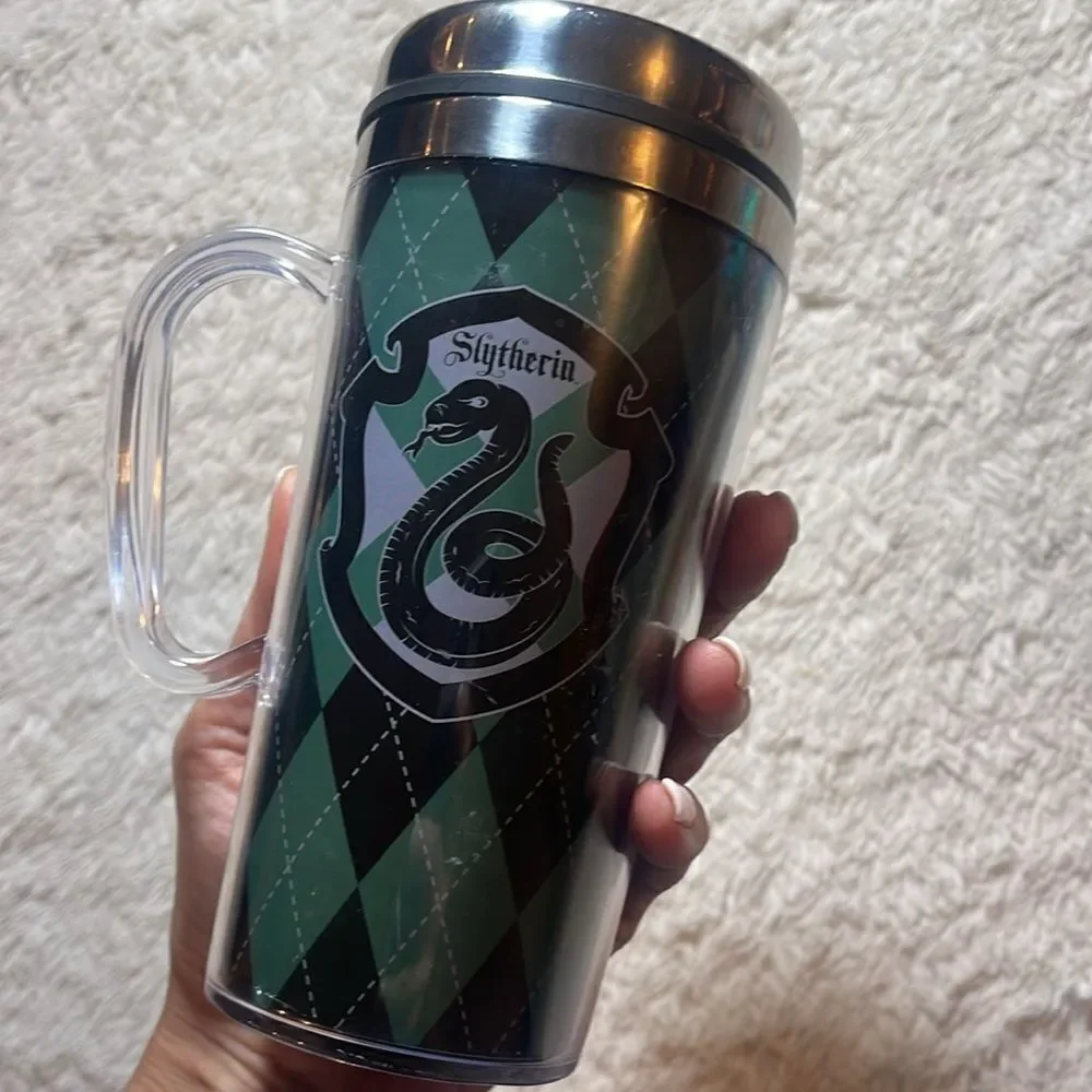 Slitheryn  insulated mug with lid and handle